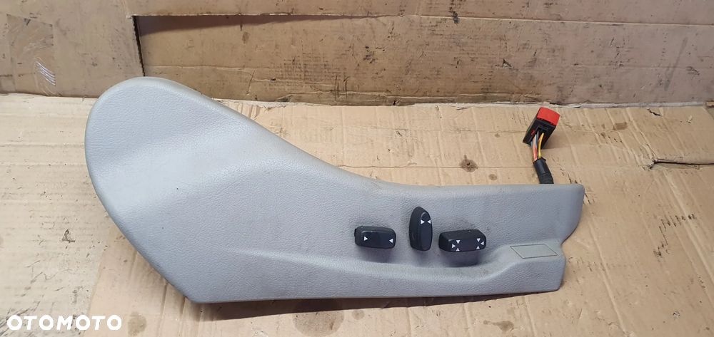 Osłona plastik fotela prawy przód przełącznik regulacji pasażera Citroen C5 9627987277 - 1
