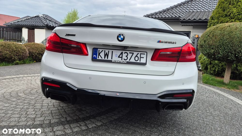 BMW Seria 5 M550i xDrive sport - 21