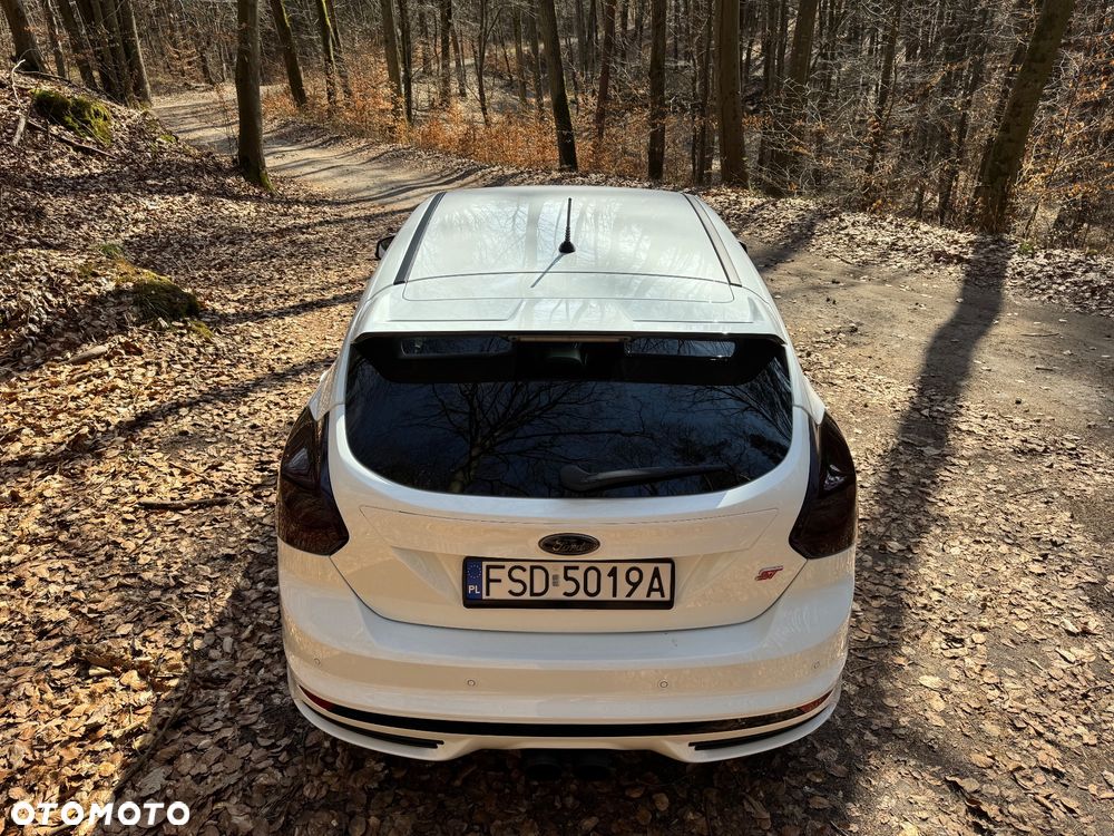 Ford Focus 2.0 EcoBoost ST mit Leder-Sport-Paket - 5
