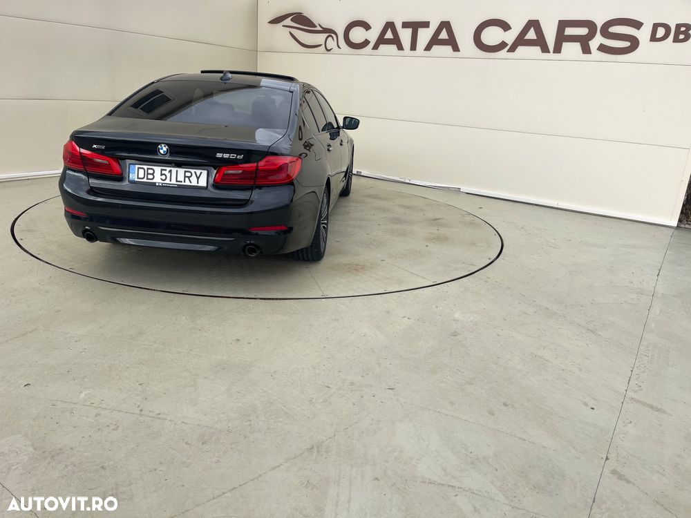 BMW Seria 5 520d xDrive AT - 12