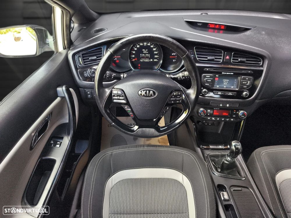 Kia Ceed S Coupé 1.6 CRDi TX - 8
