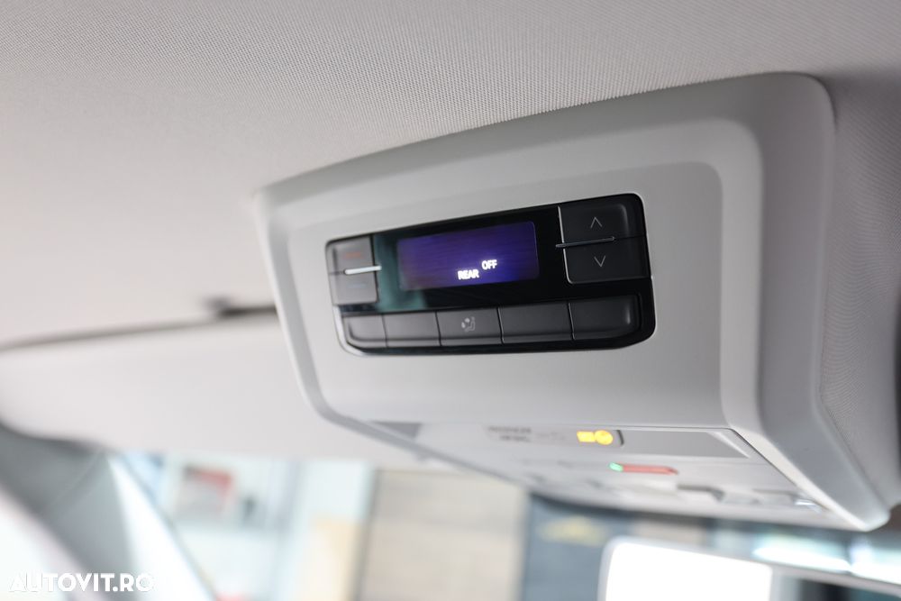 Volkswagen Caravelle LR Highline DSG - 14