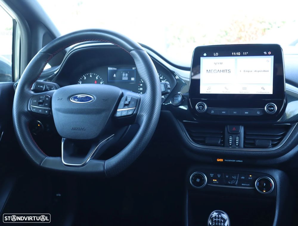 Ford Fiesta 1.0 EcoBoost ST-Line - 32