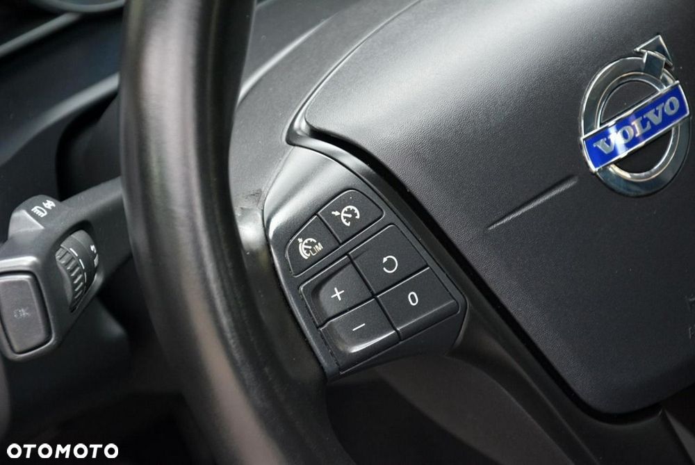 Volvo V40 D3 Geartronic Momentum - 27