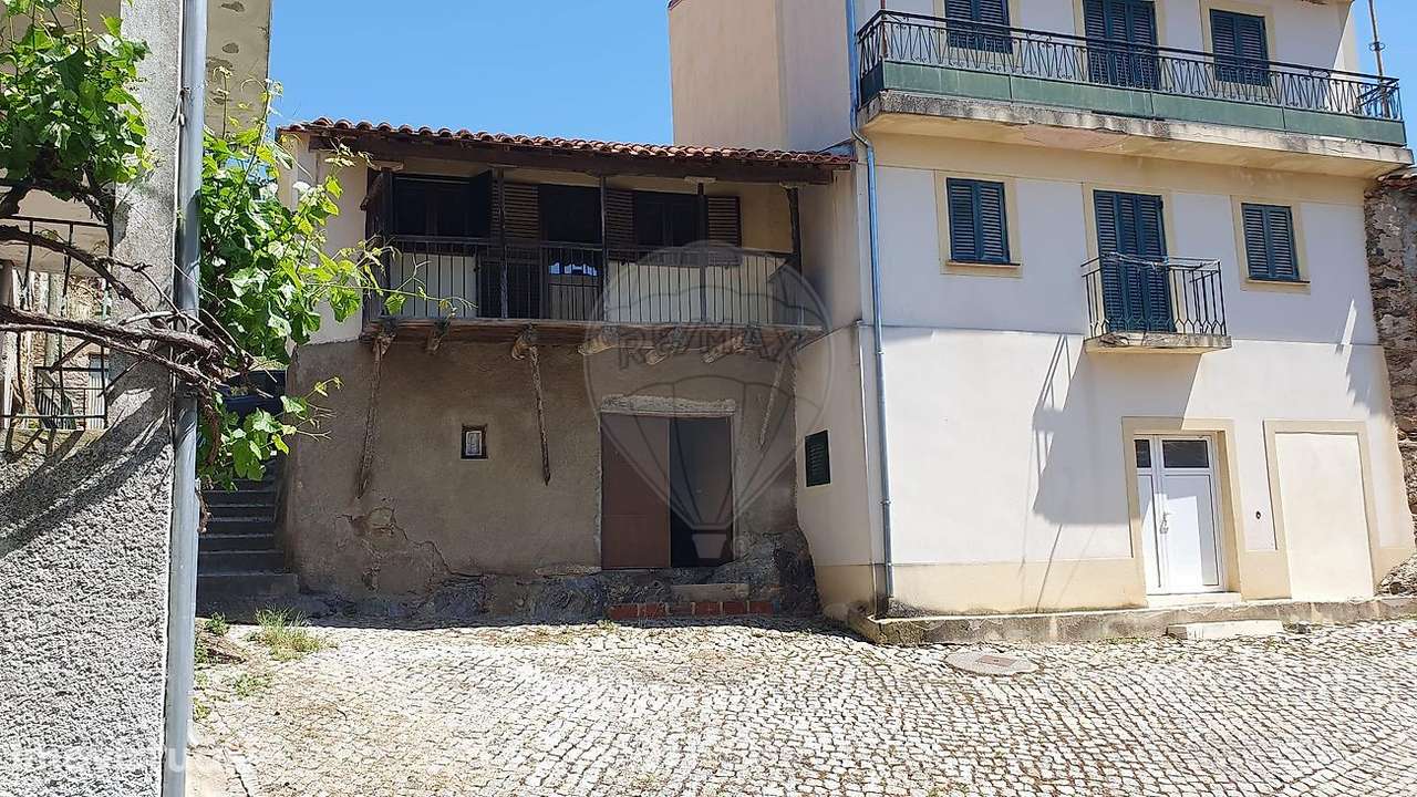 Moradia T2 para venda - Grande imagem: 2/18