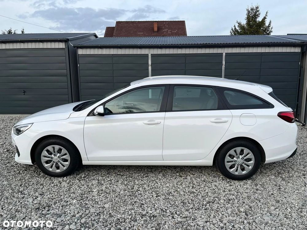 Hyundai i30 1.6 D Classic + - 8