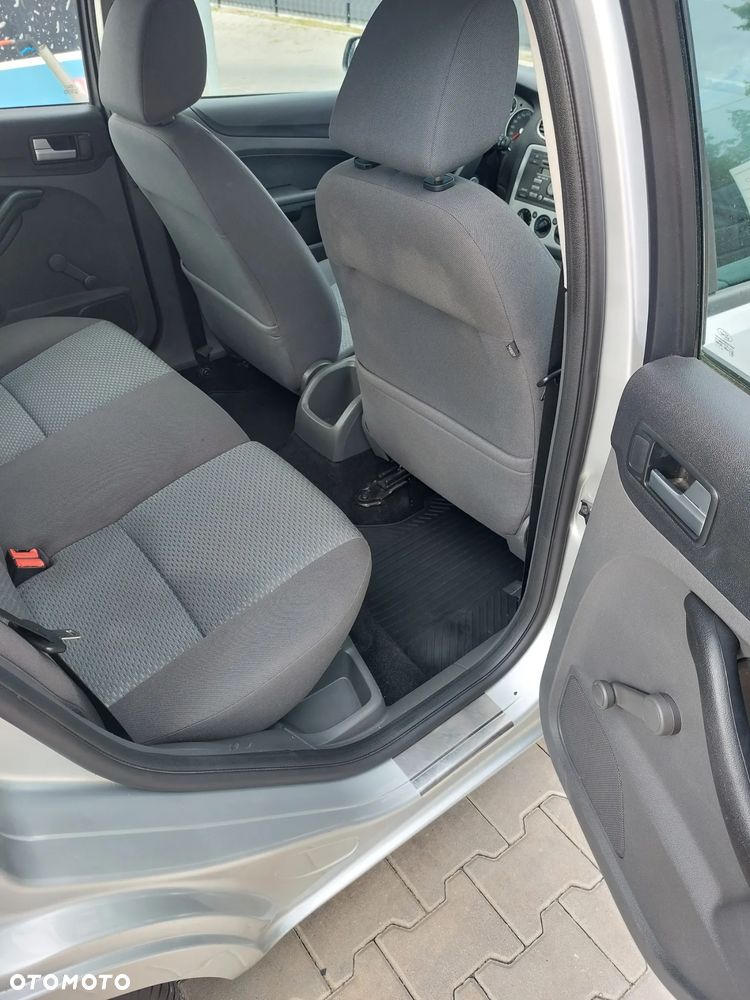 Ford Focus 1.6 Ambiente - 8