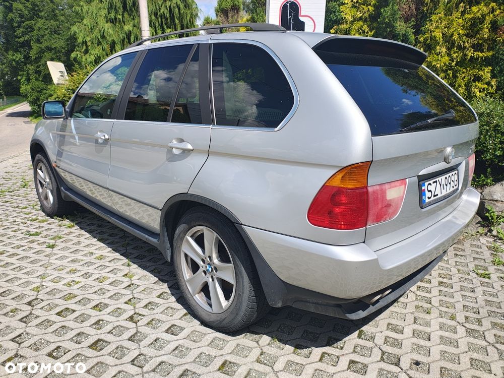 BMW i5 - 4