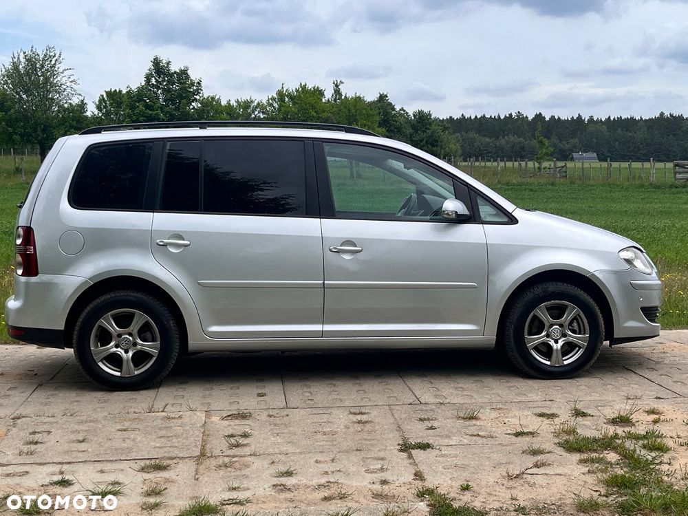 Volkswagen Touran 1.9 TDI DSG Trendline - 4