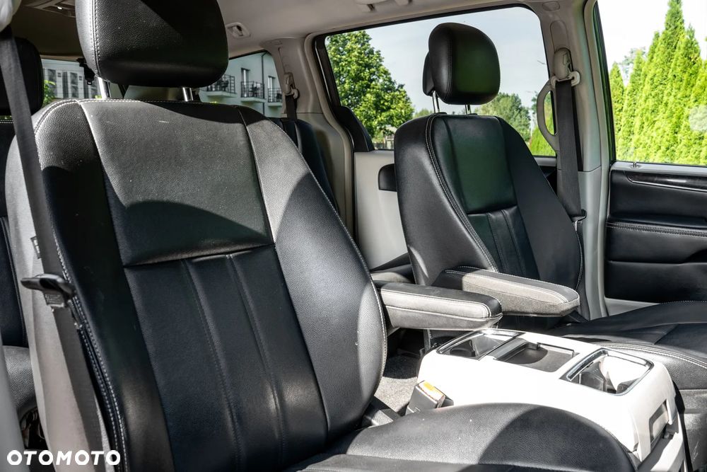 Chrysler Town & Country 3.6 Limited - 36