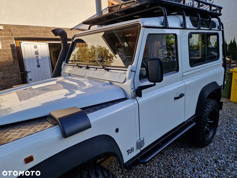 Land Rover Defender - 31