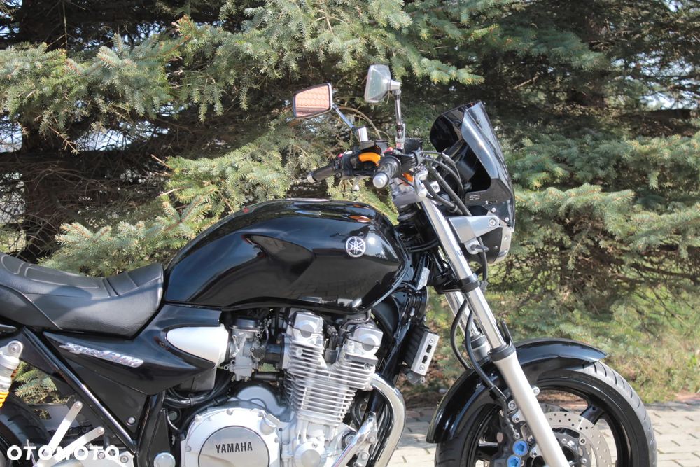 Yamaha XJR - 4