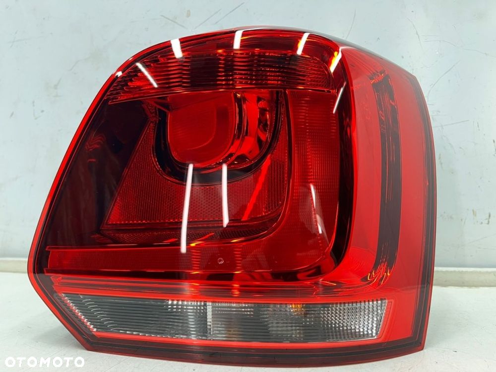 Lampa VW Polo V 6r 09-14r. NOWA prawa tylna w błotnik oryginalna prawy tył EUROPA - 2