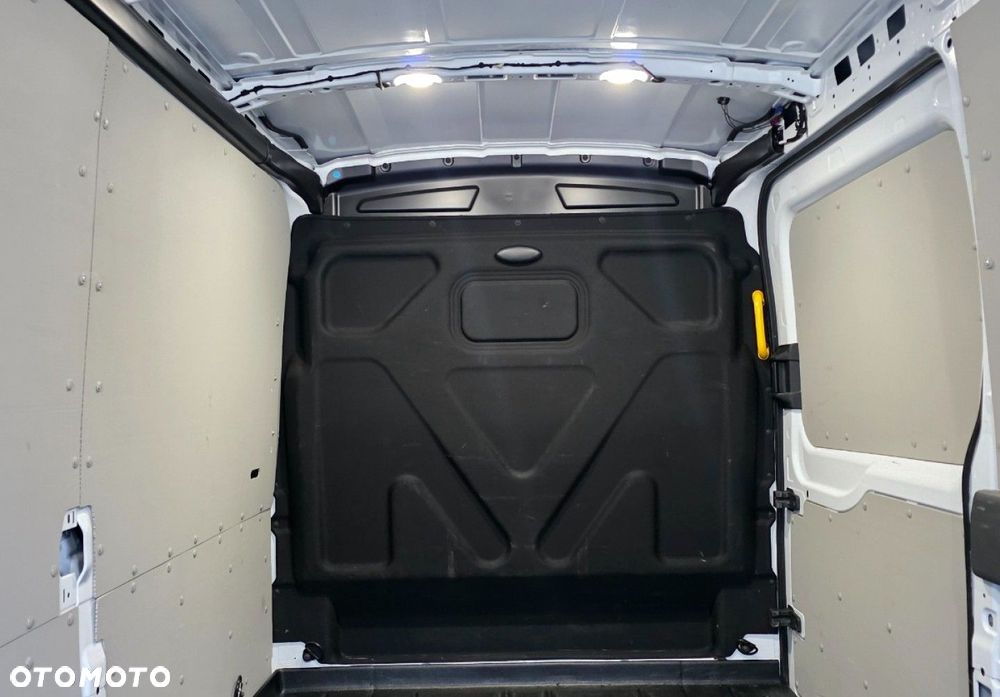 Ford Transit - 32