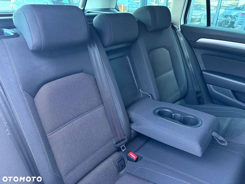 Volkswagen Passat - 15