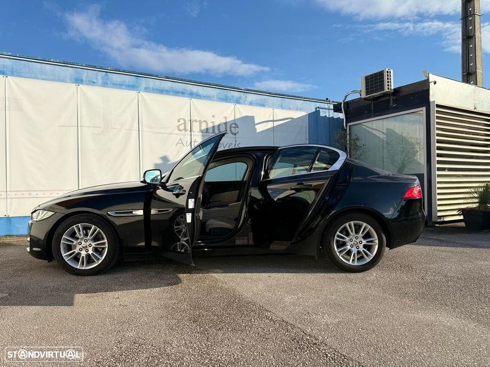 Jaguar XE 2.0 D Pure - 12