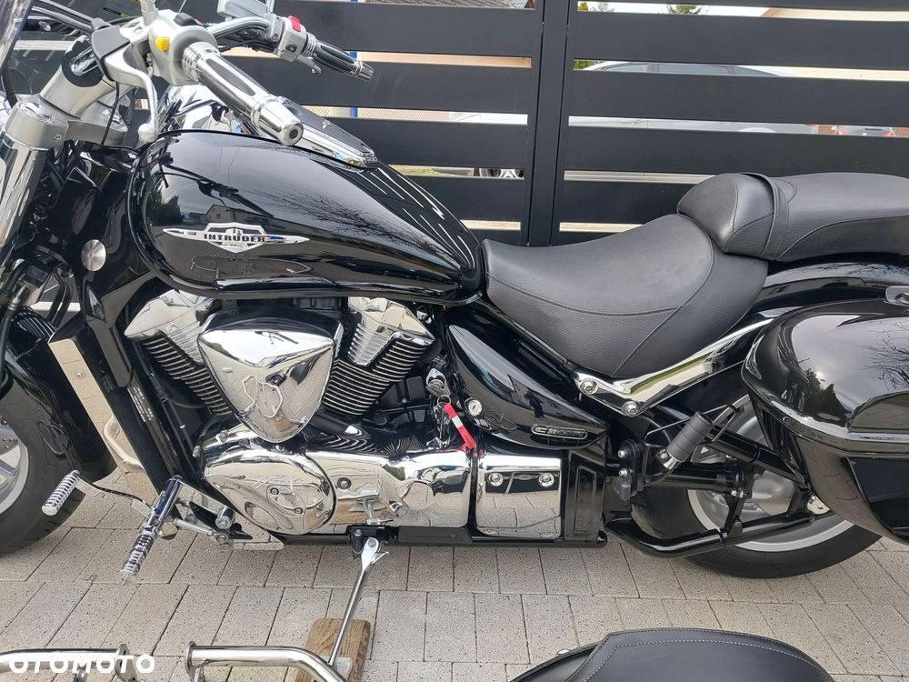 Suzuki Intruder - 9