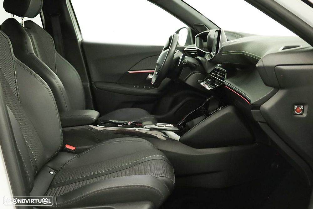 Peugeot 2008 1.2 PureTech GT EAT8 - 20