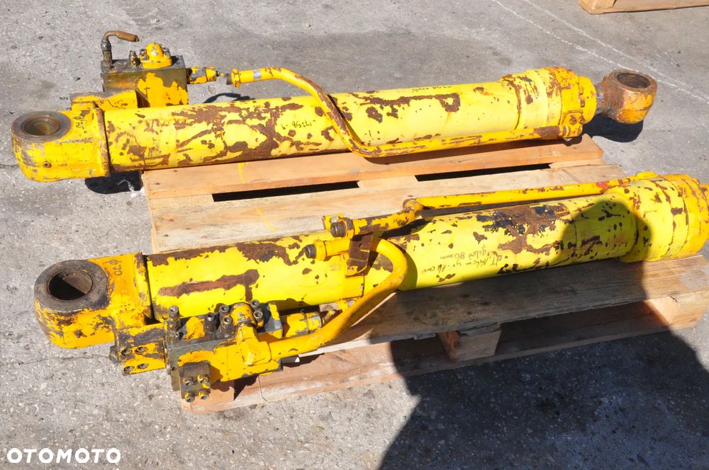 SIŁOWNIK JCB JS160 DŁ. 144 CM - 3