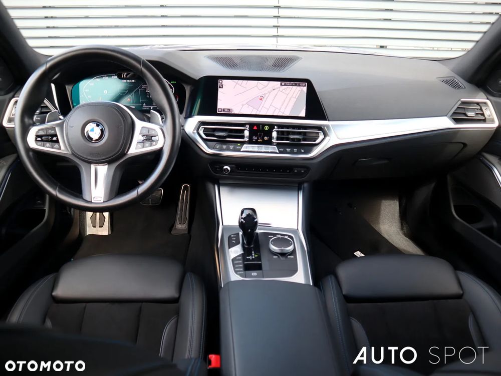 BMW Seria 3 M340i xDrive sport - 19