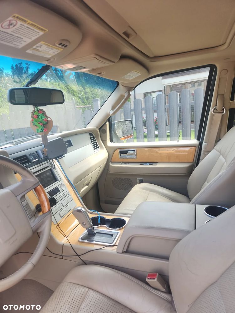 Lincoln Navigator 5.4 L 4x4 - 12