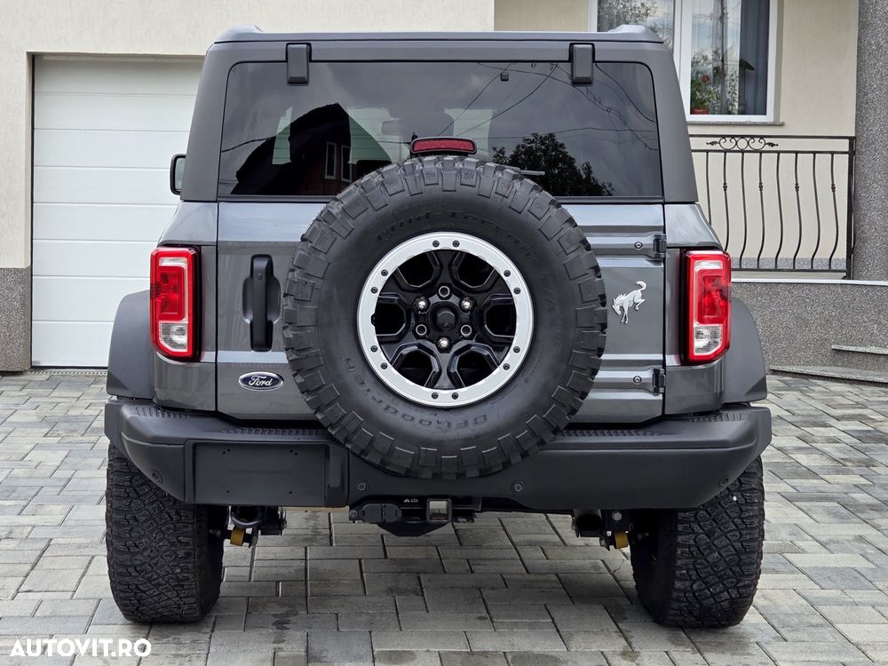 Ford Bronco - 5