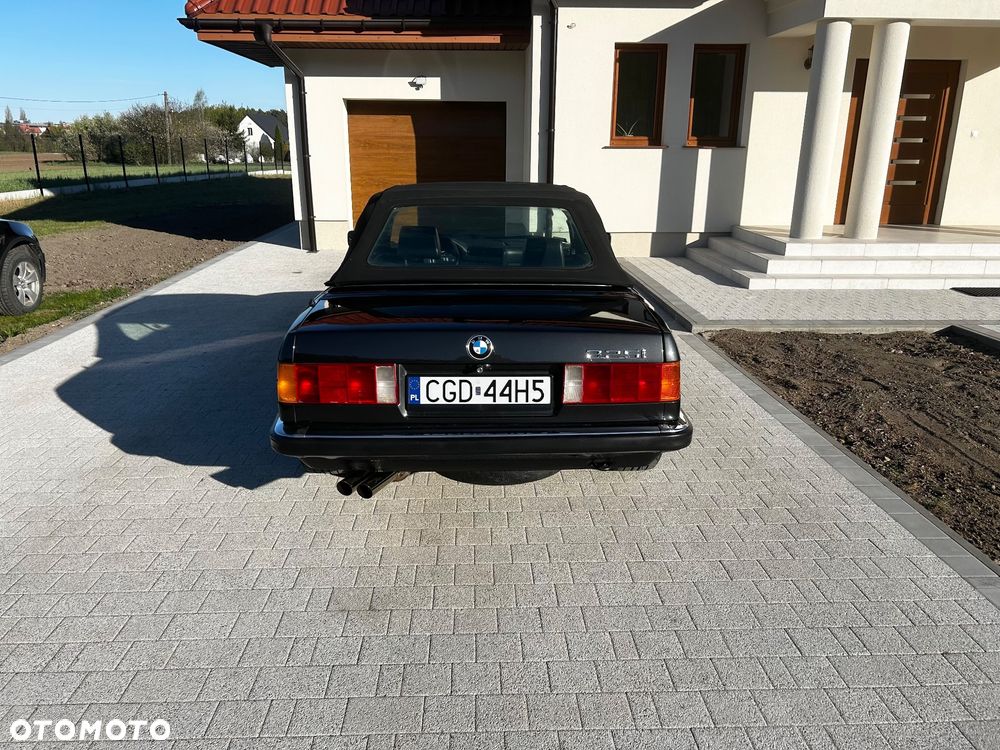 BMW Seria 3 325i - 4
