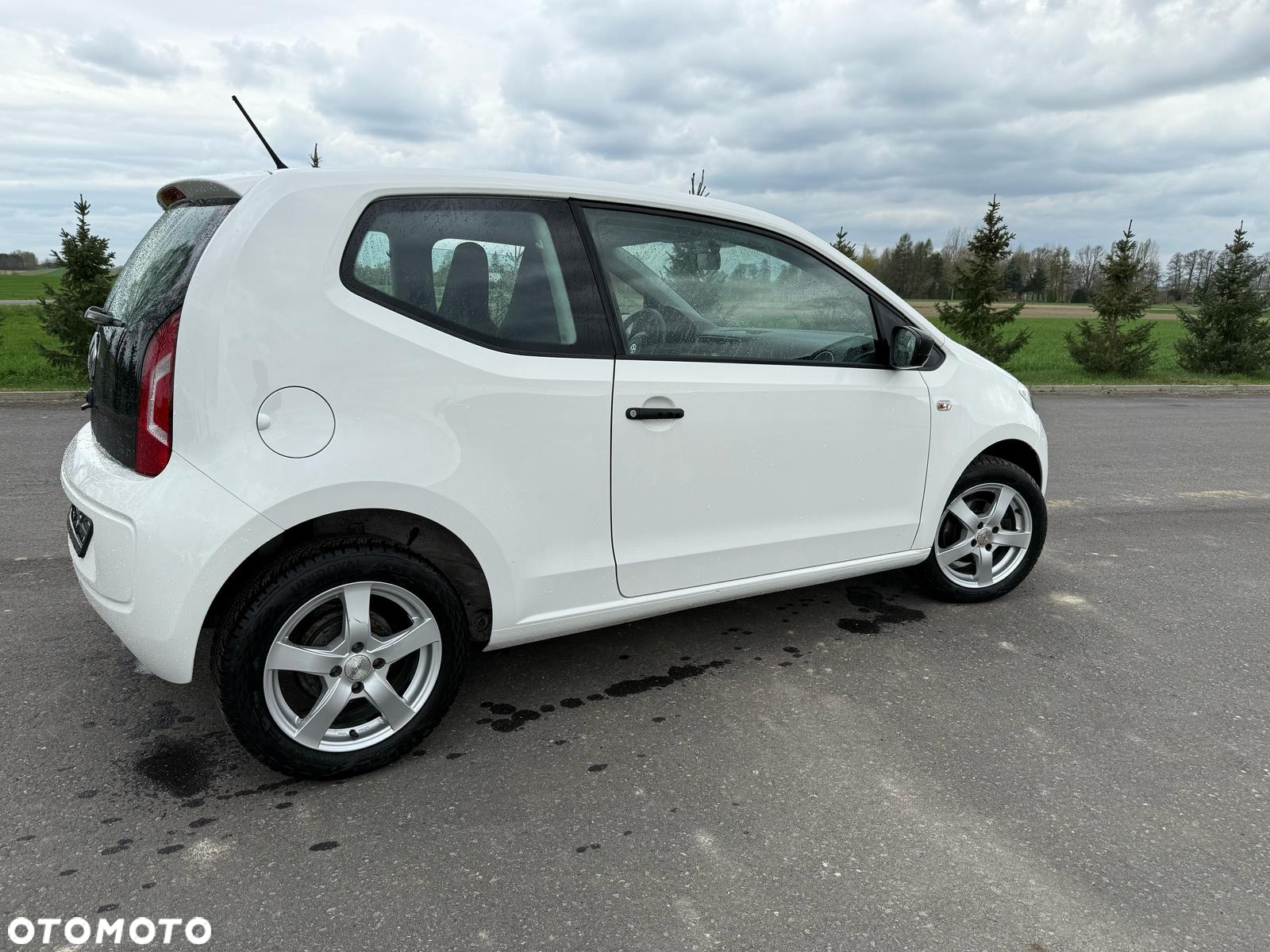 Volkswagen up! 1.0 beats - 9