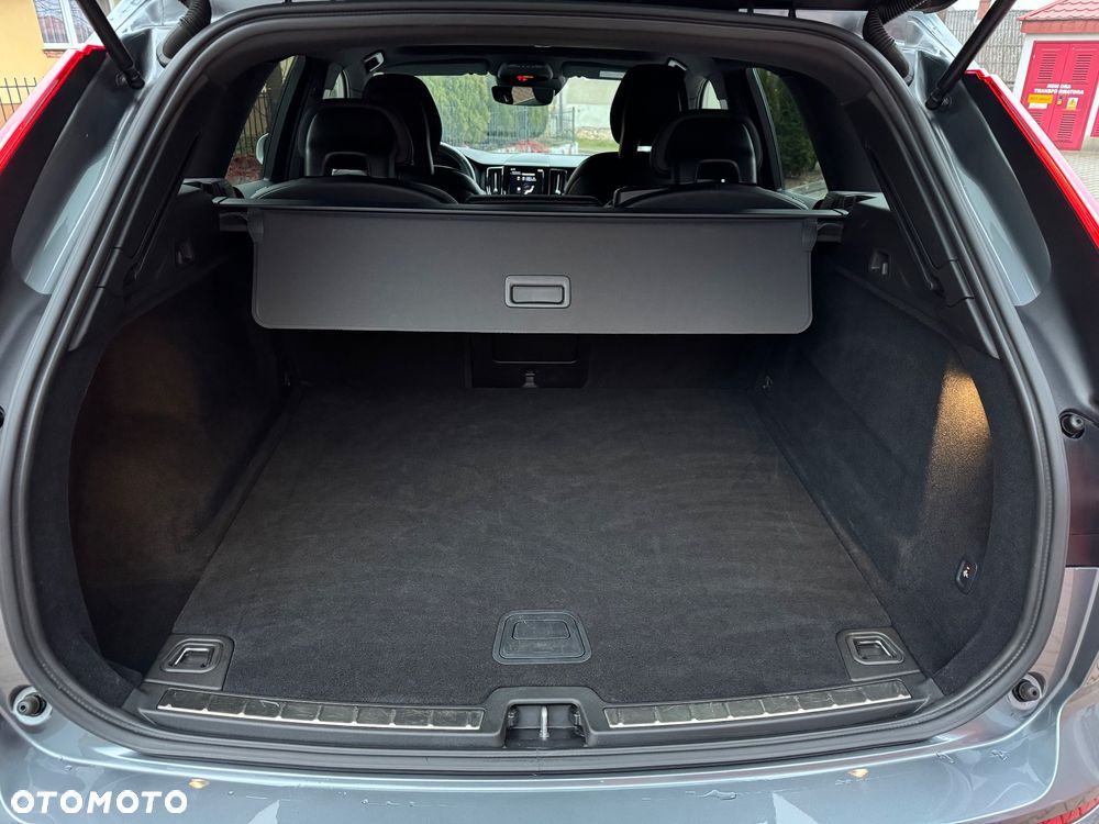 Volvo XC 60 D4 AWD Geartronic RDesign - 36