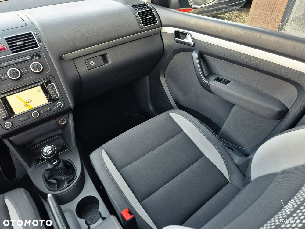 Volkswagen Touran 2.0 TDI Highline - 14