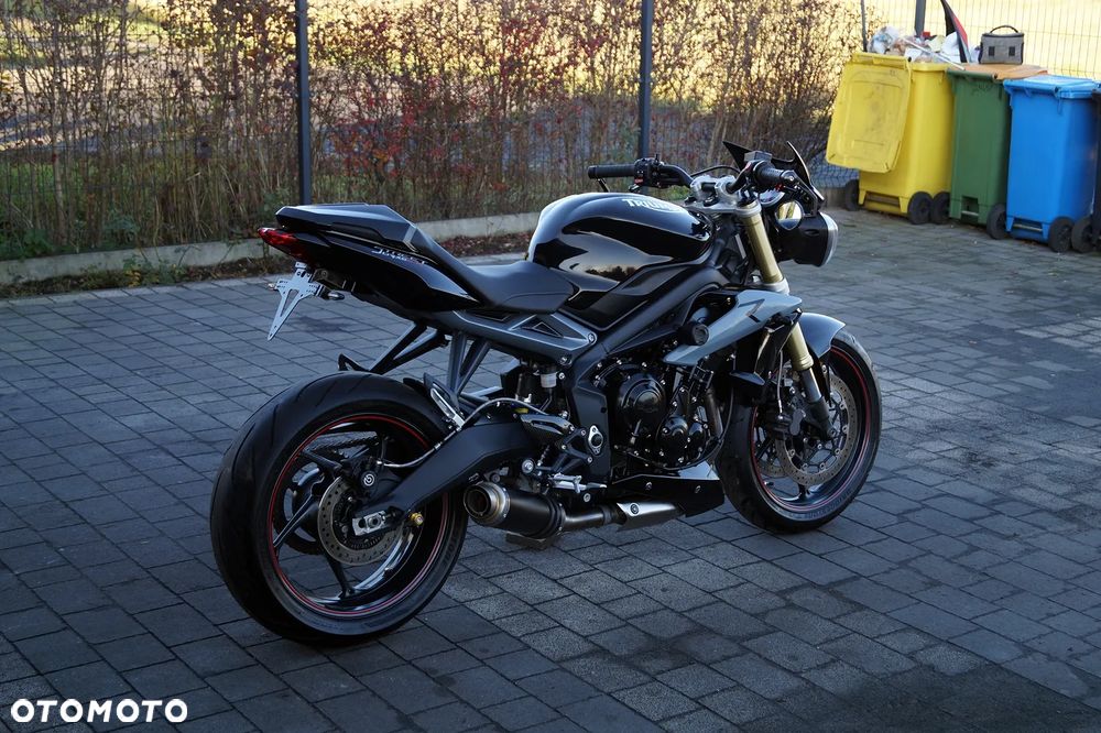 Triumph Street Triple - 11
