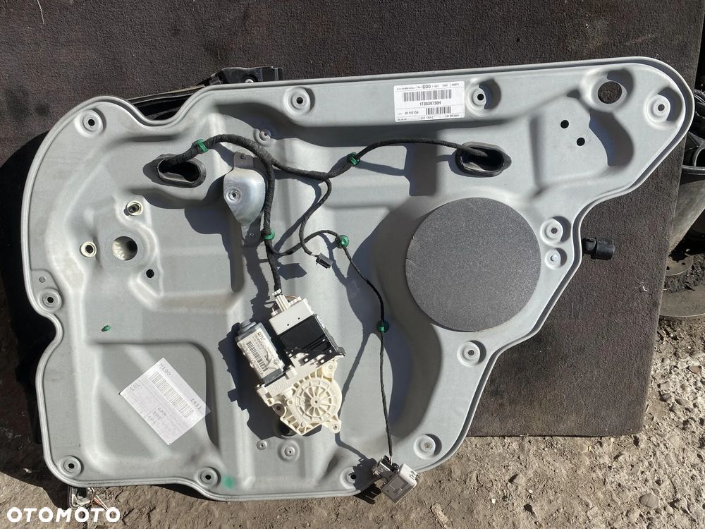 Podnośnik silniczek szyby Volkswagen Touran I prawy tył OE - 1
