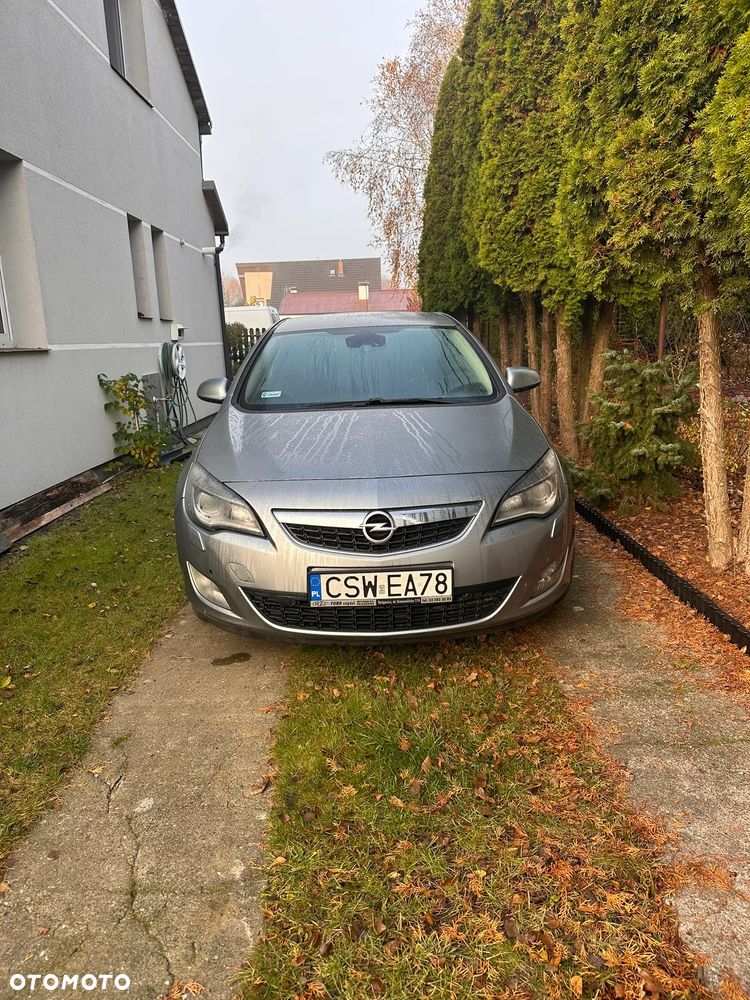 Opel Astra 1.6 Turbo Cosmo - 1