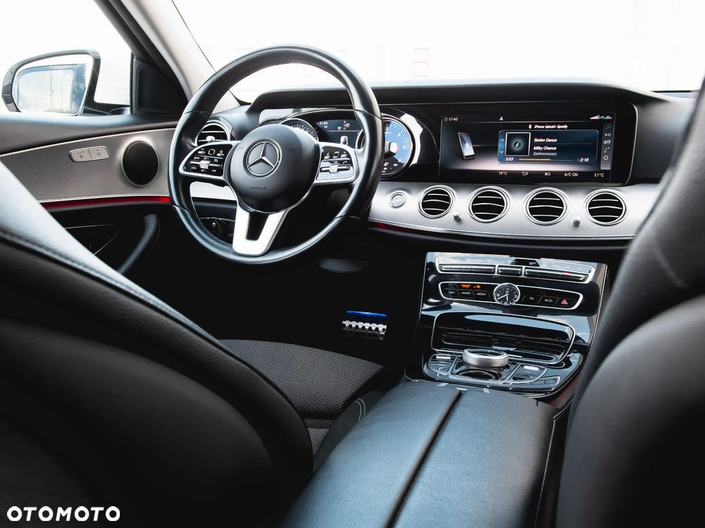 Mercedes-Benz Klasa E 200 d 9G-TRONIC - 17