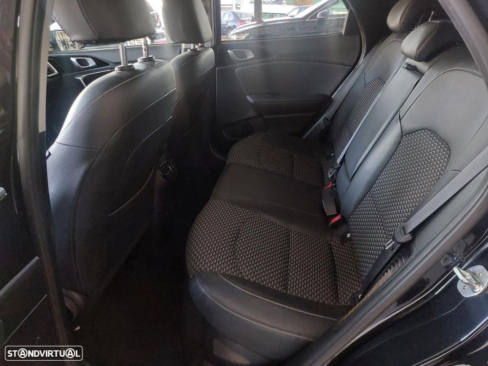 Kia XCeed 1.6 GDi PHEV Drive - 14