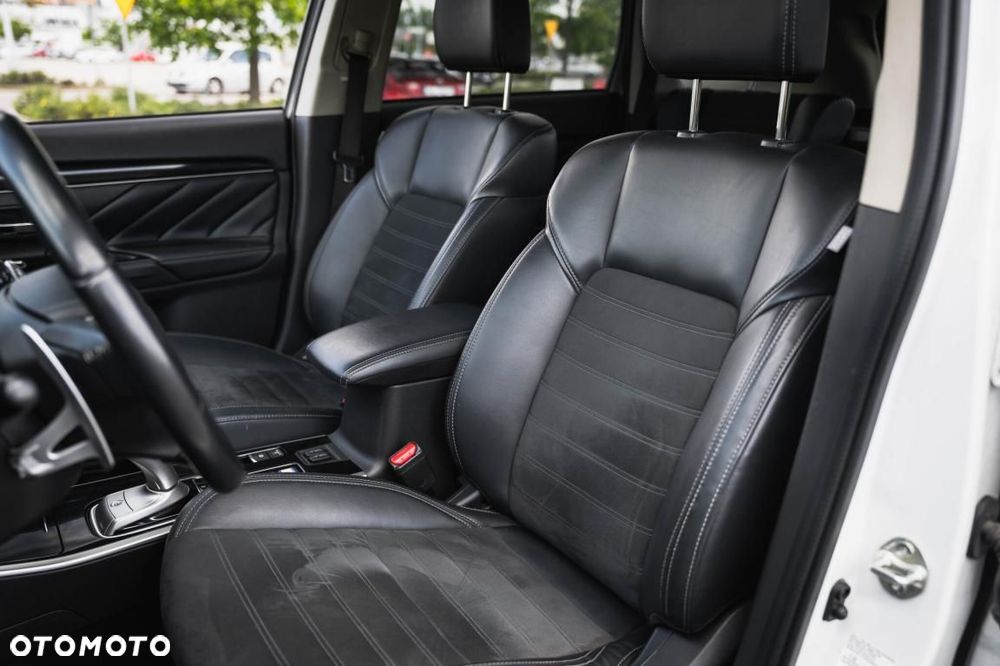 Mitsubishi Outlander - 14