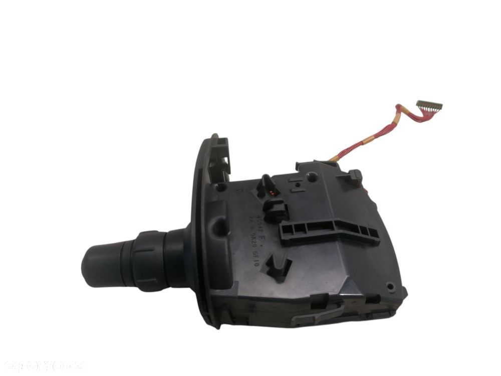 PRZEŁĄCZNIK ŚWIATEŁ KIERUNKOWSKAZÓW RENAULT CLIO III 88102002 - 2