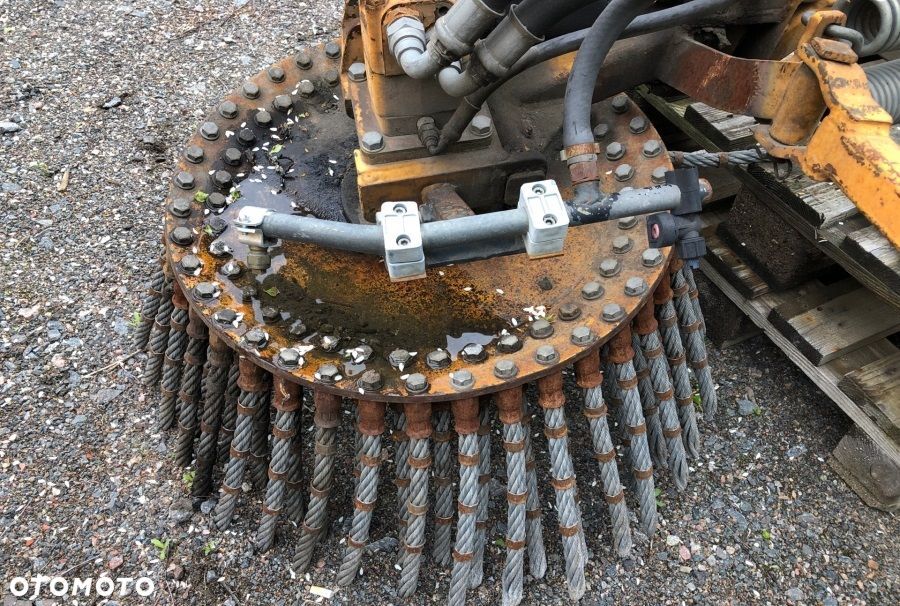 Odchwaszczarka zamiatarka szczotka boczna krawężnikowa HMW ładowarka traktor - 6