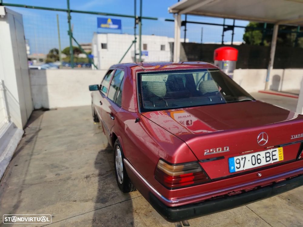 Mercedes-Benz W124 (1984-1997) 250 D Turbo - 6