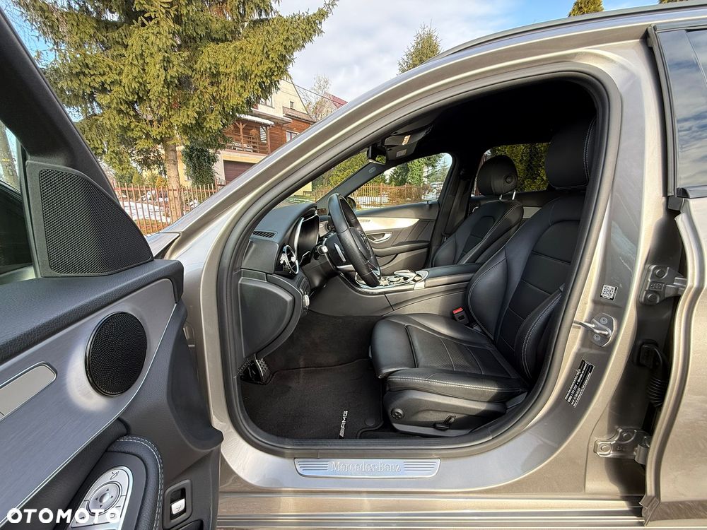 Mercedes-Benz Klasa C 180 9G-TRONIC AMG Line - 15