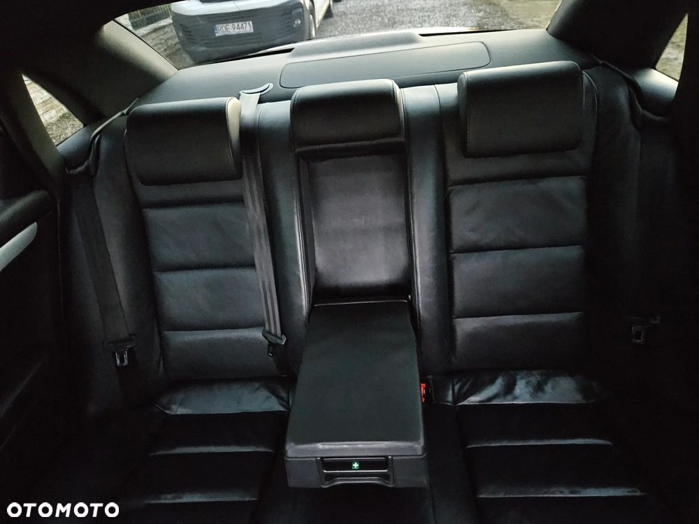 Audi A4 Limousine 2.0 TDI DPF S line Sportpaket (plus) - 35