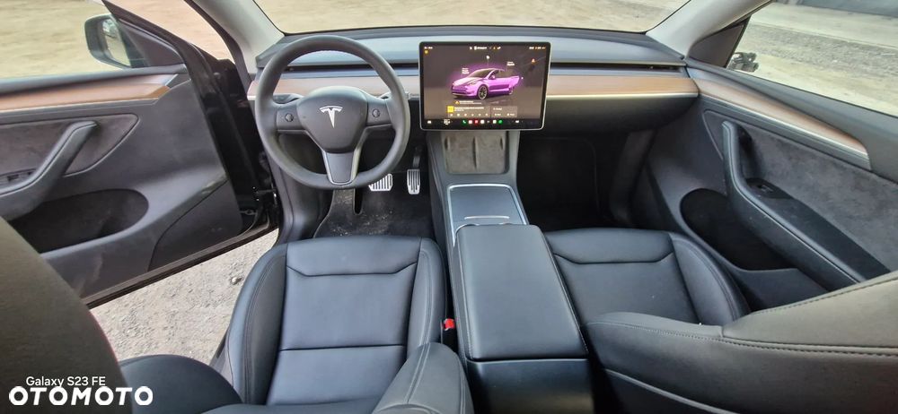 Tesla Model Y Long Range Dual Motor AWD - 18
