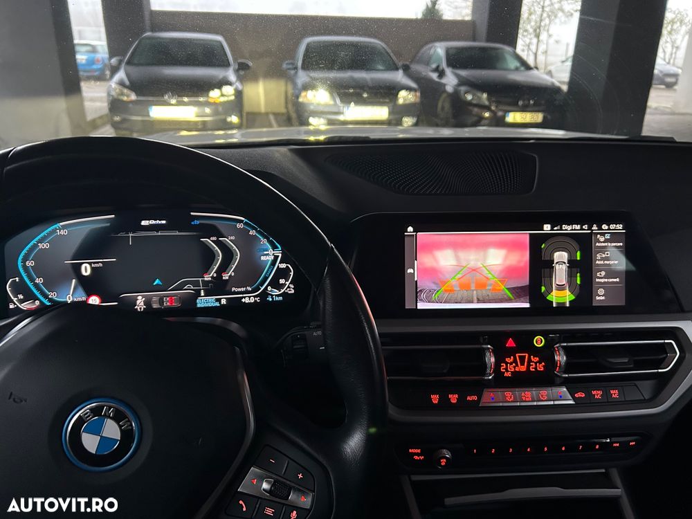 BMW Seria 3 320e Touring Aut. - 11