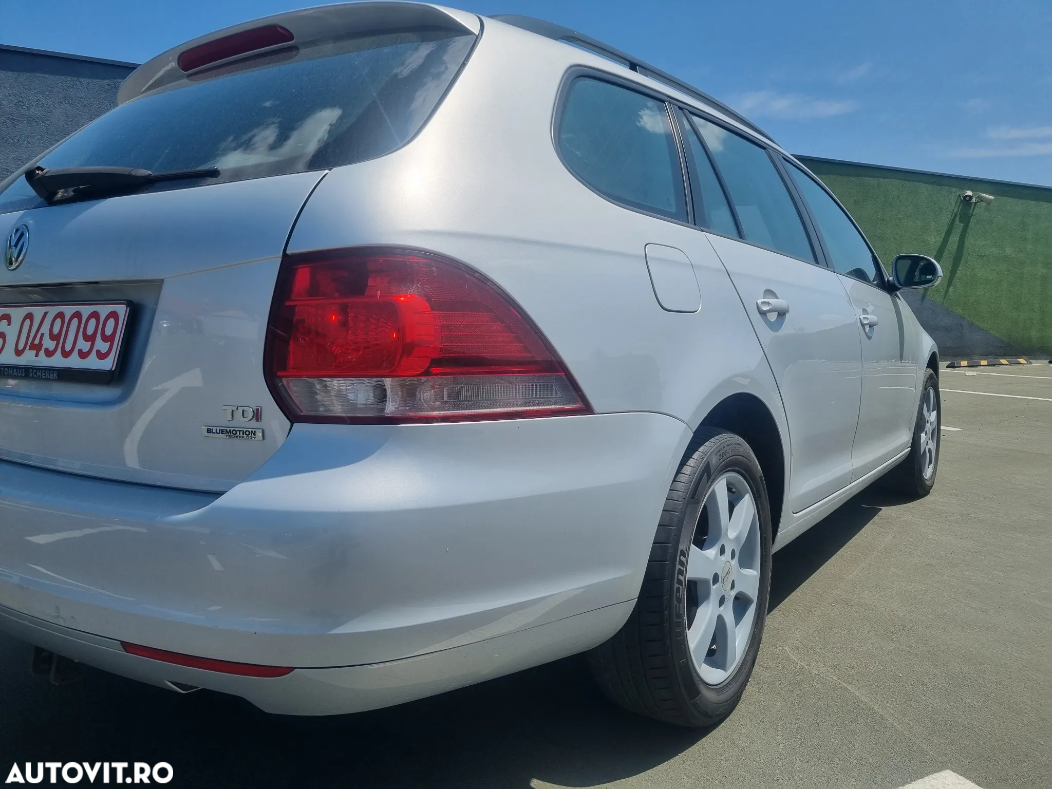 Volkswagen Golf 1.6 TDI BlueMotion Trendline - 9