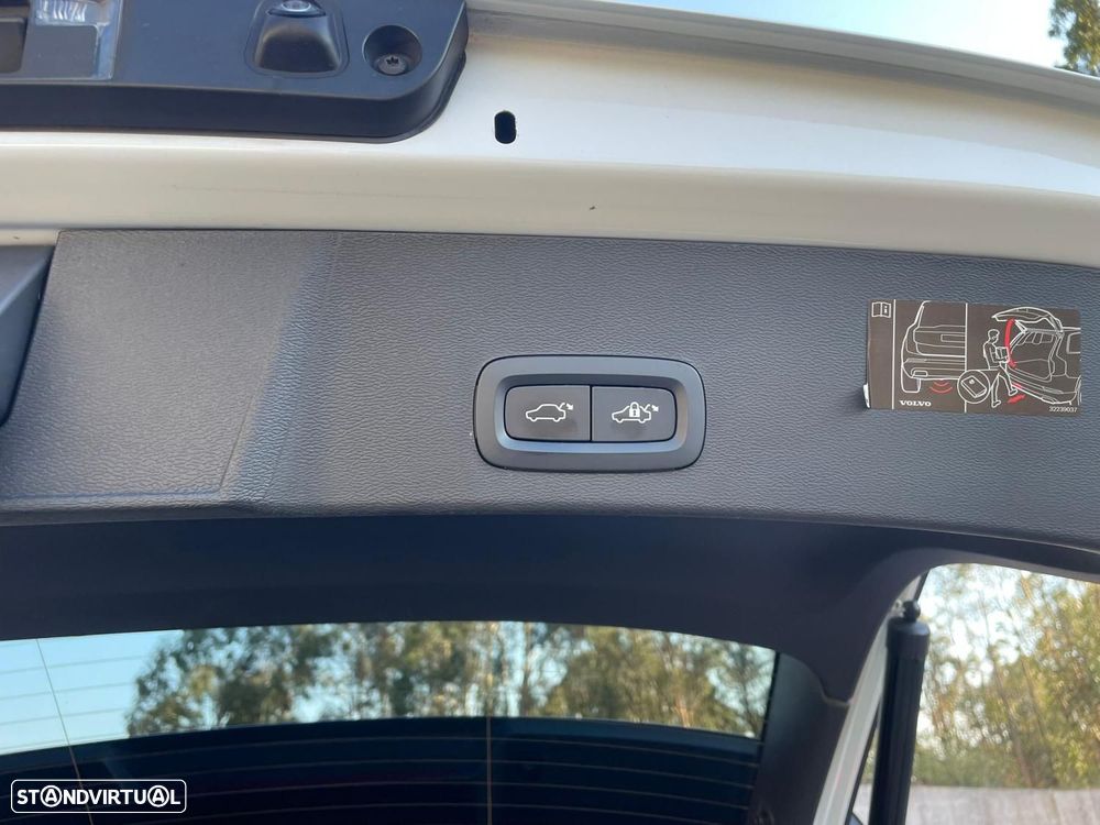 Volvo XC 40 1.5 T2 Momentum Plus - 10