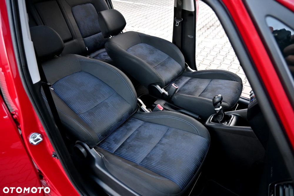 Hyundai ix20 1.4 blue Comfort - 25