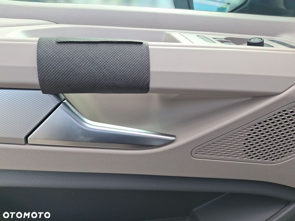 Volkswagen Multivan - 18