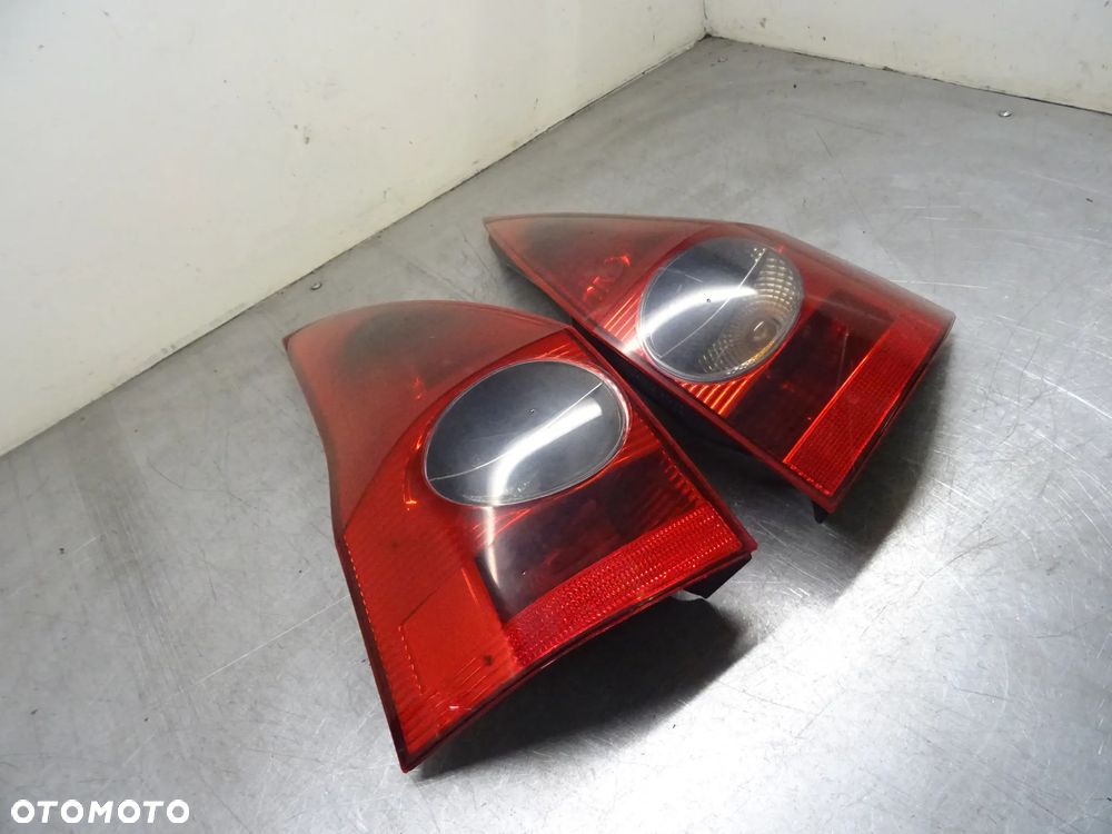 RENAULT MEGANE II KOMBI TED69 LAMPA TYLNA TYŁ PRAWA - 2