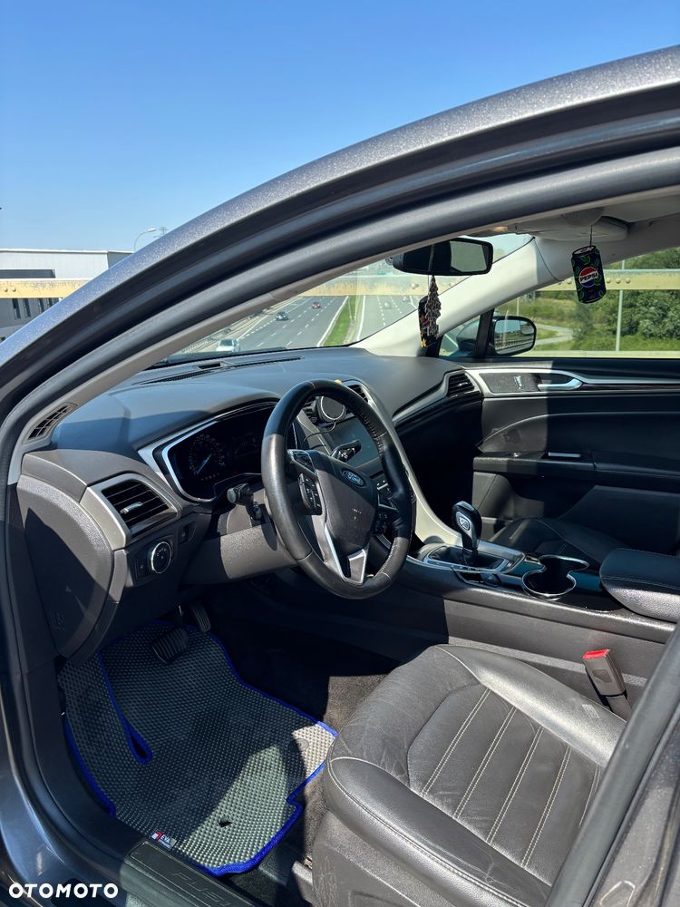 Ford Fusion - 17