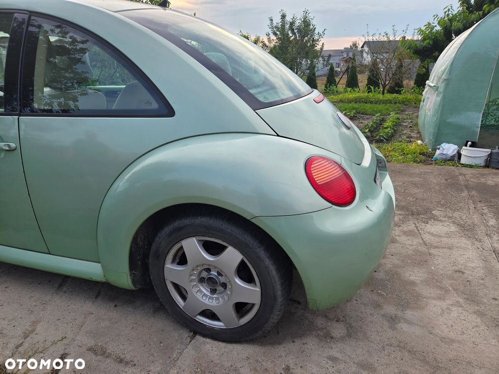Volkswagen New Beetle - 7